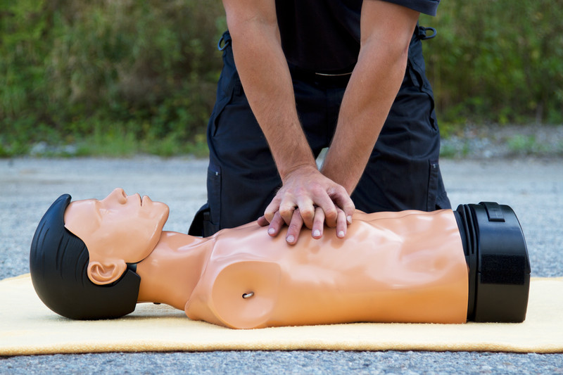 Where to Perform Chest Compressions during CPR – CPR Test